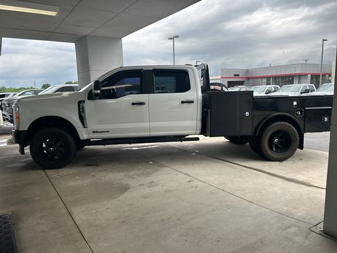 Used 2023 Ford F350 XL AWD/4WD image 3