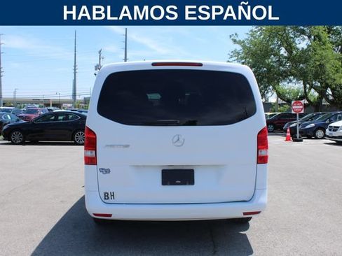 Used 2017 Mercedes-Benz Metris Passenger image 4