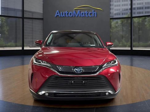 Used 2022 Toyota Venza Limited image 2