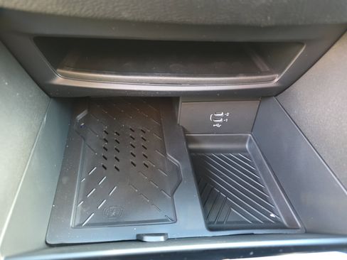 New 2026 Chrysler Pacifica Limited w/ S Appearance Package image 8