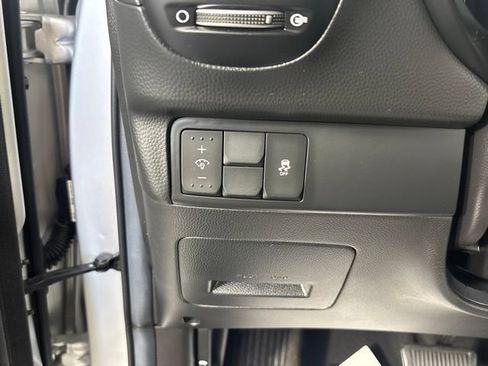 Used 2019 Kia Soul FWD image 12