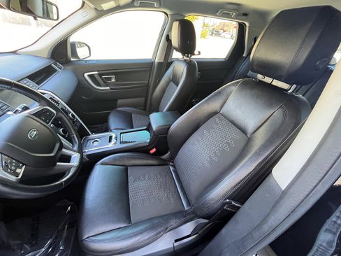 Used 2019 Land Rover Discovery Sport SE AWD/4WD image 10
