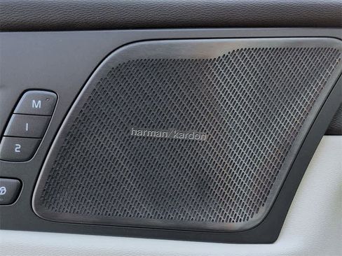 New 2026 Volvo XC60 B5 Ultra w/ Protection Package Premier image 30