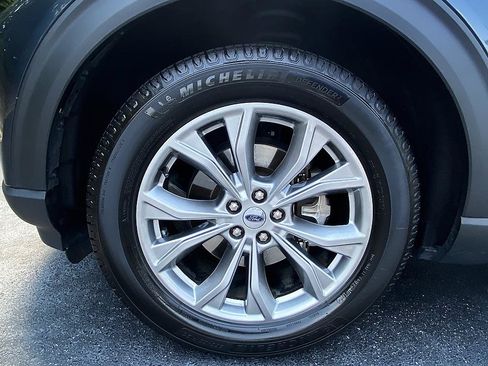 Used 2023 Ford Explorer XLT w/ Equipment Group 202A RWD image 8