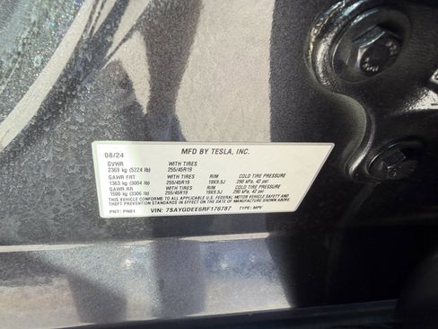 Used 2024 Tesla Model Y Long Range image 44