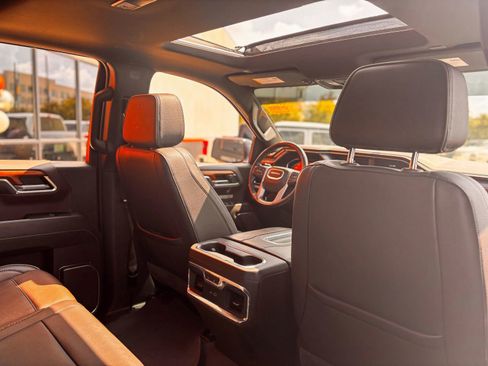 Used 2022 GMC Sierra 1500 Denali w/ Technology Package image 11