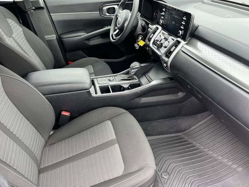 Used 2022 Kia Sorento LX FWD image 28