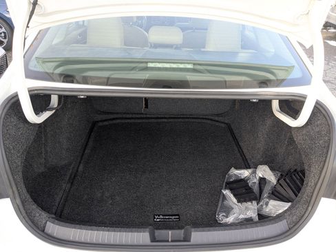 Used 2020 Volkswagen Jetta SE w/ SE Cold Weather Package image 30