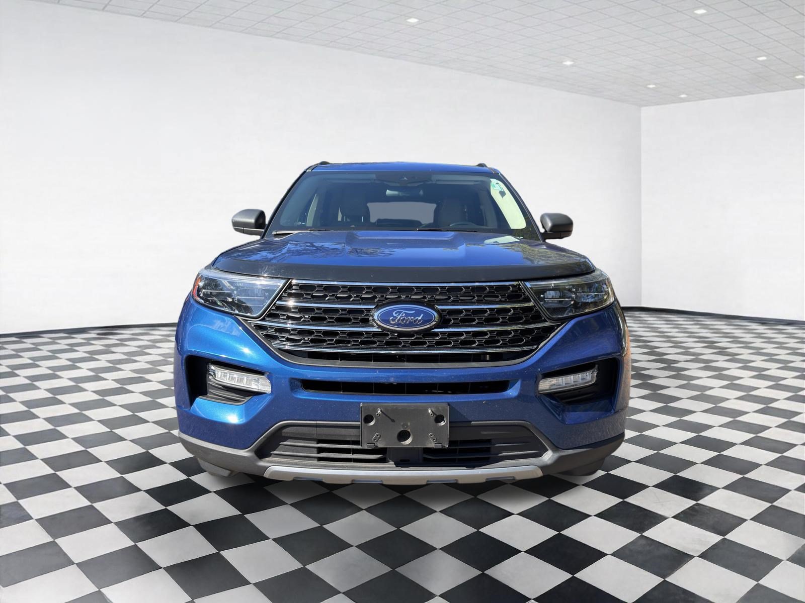 Used 2020 Ford Explorer XLT w/ Equipment Group 202A RWD image 2