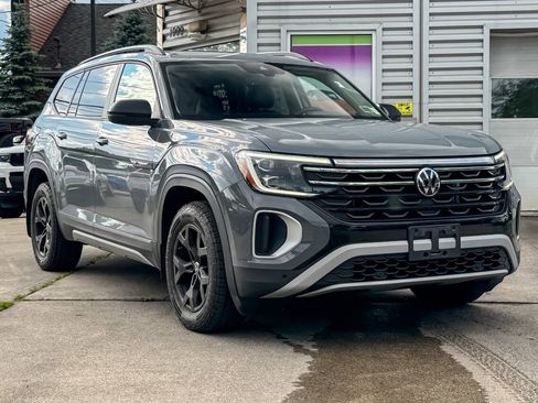 Used 2024 Volkswagen Atlas Peak Edition SEL AWD/4WD image 1