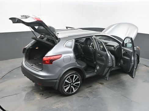 Used 2017 Nissan Rogue Sport SL w/ SL Premium Package FWD image 46