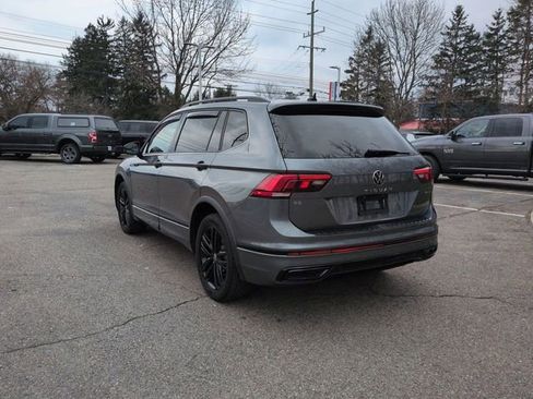 Used 2022 Volkswagen Tiguan SE R-Line AWD/4WD image 5