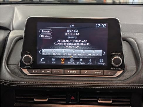 Used 2025 Nissan Rogue SV AWD/4WD image 14