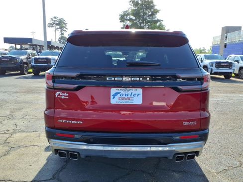 Used 2024 GMC Acadia Denali w/ Super Cruise Package FWD image 4