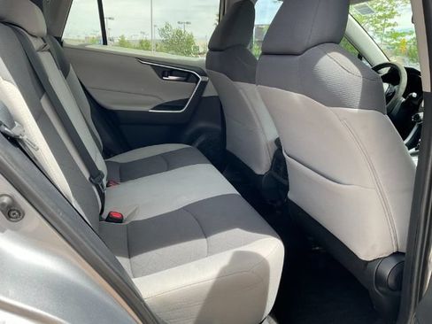 Used 2019 Toyota RAV4 XLE FWD image 15
