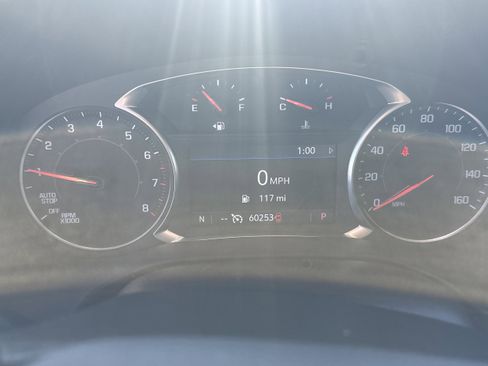 Used 2023 GMC Acadia SLT image 27