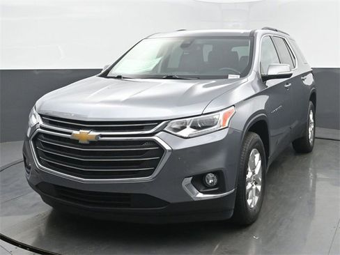 Used 2020 Chevrolet Traverse LT w/ Driver Confidence II Package image 1