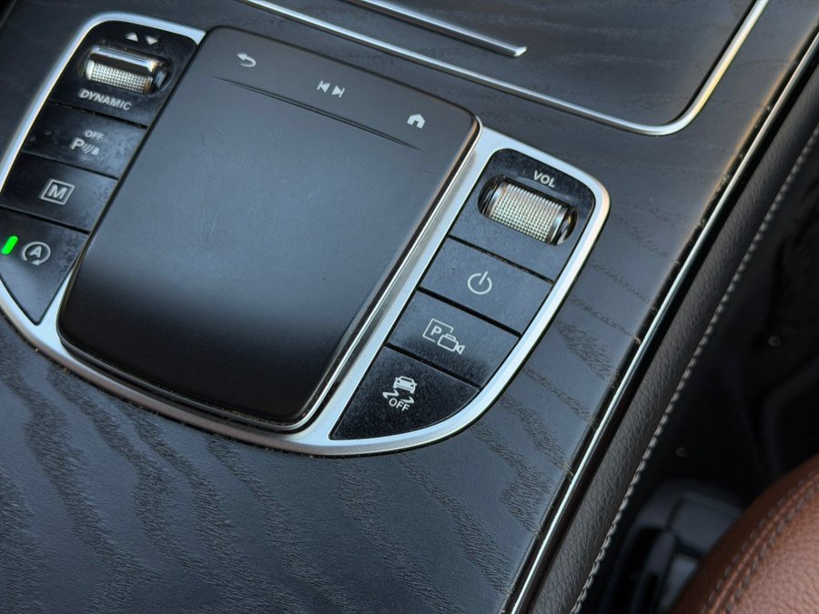 Used 2020 Mercedes-Benz GLC 300 4MATIC Coupe image 77