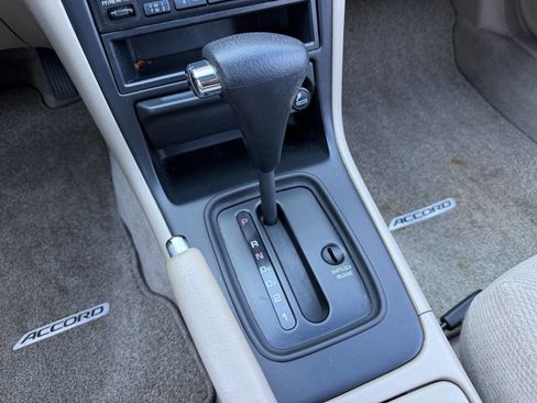 Used 1996 Honda Accord LX image 21