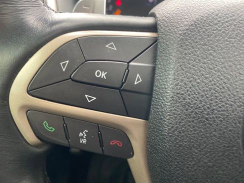 Used 2016 Jeep Grand Cherokee Laredo 75th Anniversary image 20