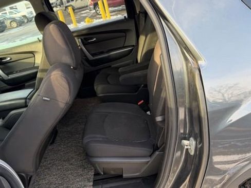 Used 2011 GMC Acadia SLE image 13