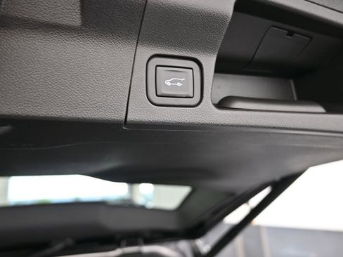 Used 2021 GMC Acadia SLT image 40