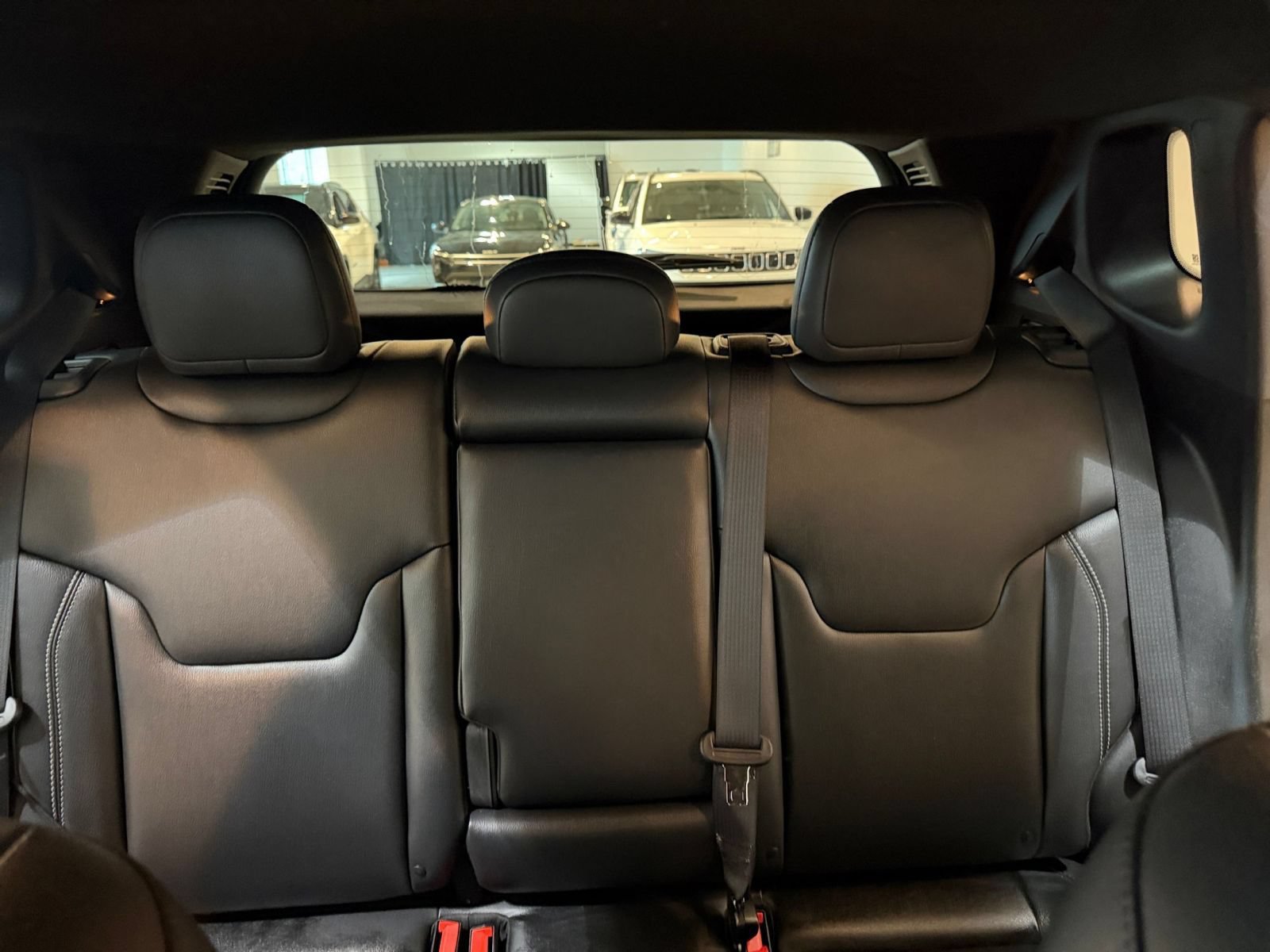 Used 2025 Jeep Compass Limited AWD/4WD image 37