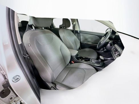 Used 2025 Kia K4 FWD image 29
