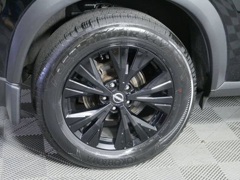 Used 2023 Nissan Rogue SV w/ SV Premium B Package AWD/4WD image 11