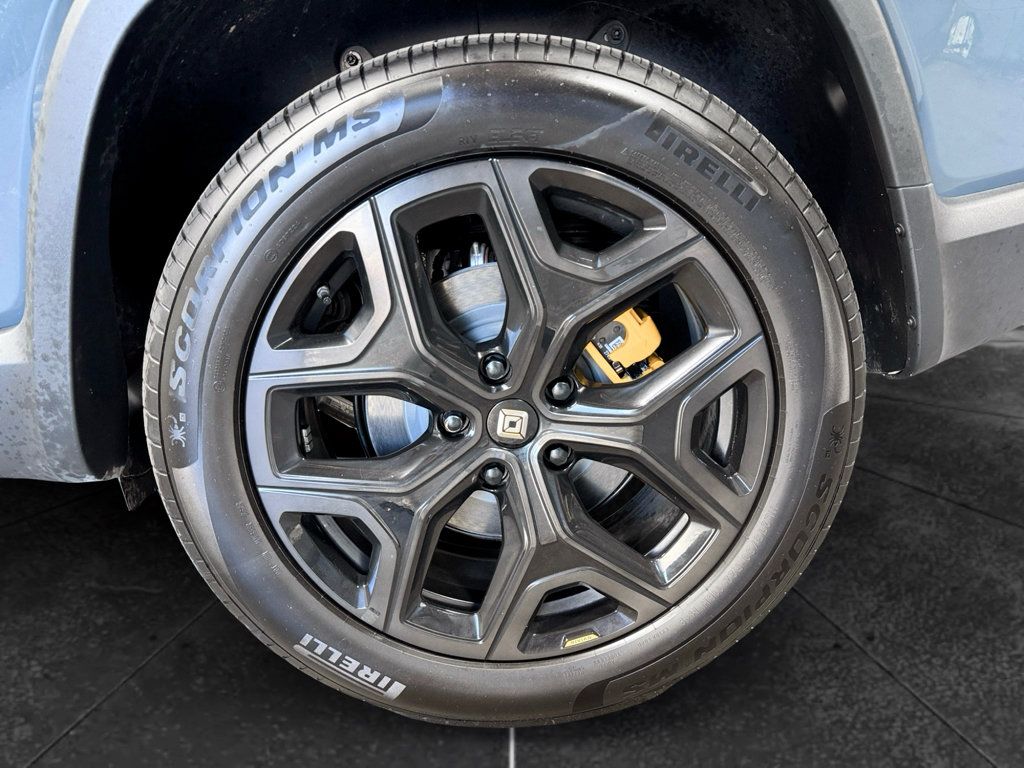 Used 2026 Rivian R1S Premium Tri AWD/4WD image 34