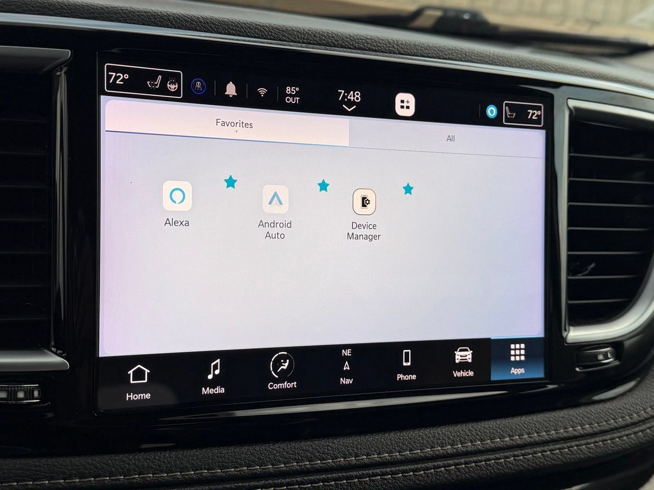 Used 2023 Chrysler Pacifica Limited FWD image 23