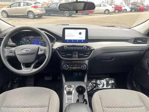 Used 2021 Ford Escape SE image 18