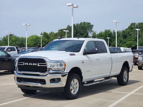 Used 2022 RAM 2500 Big Horn w/ Level 1 Equipment Group AWD/4WD image 3