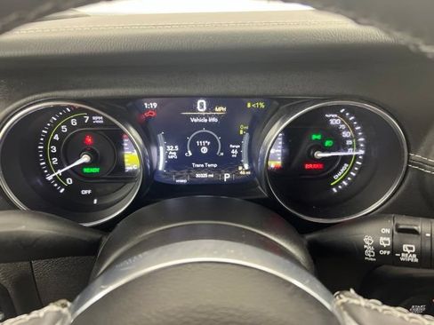 Used 2023 Jeep Wrangler Unlimited Sahara w/ Cold Weather Group AWD/4WD image 15