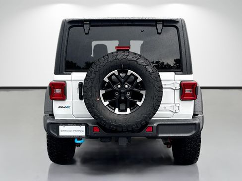 Used 2025 Jeep Wrangler Unlimited Rubicon 4xe w/ Safety Group AWD/4WD image 4
