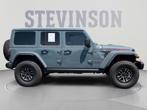 Used 2025 Jeep Wrangler Unlimited Rubicon AWD/4WD image 2