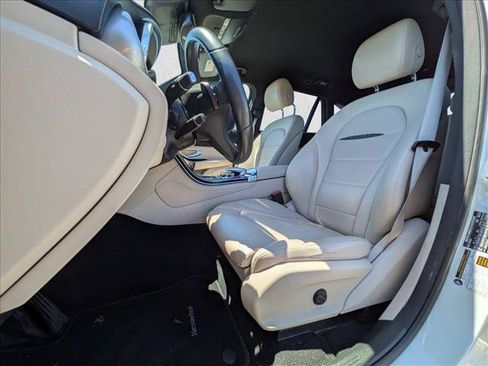 Used 2017 Mercedes-Benz GLC 300 4MATIC image 15