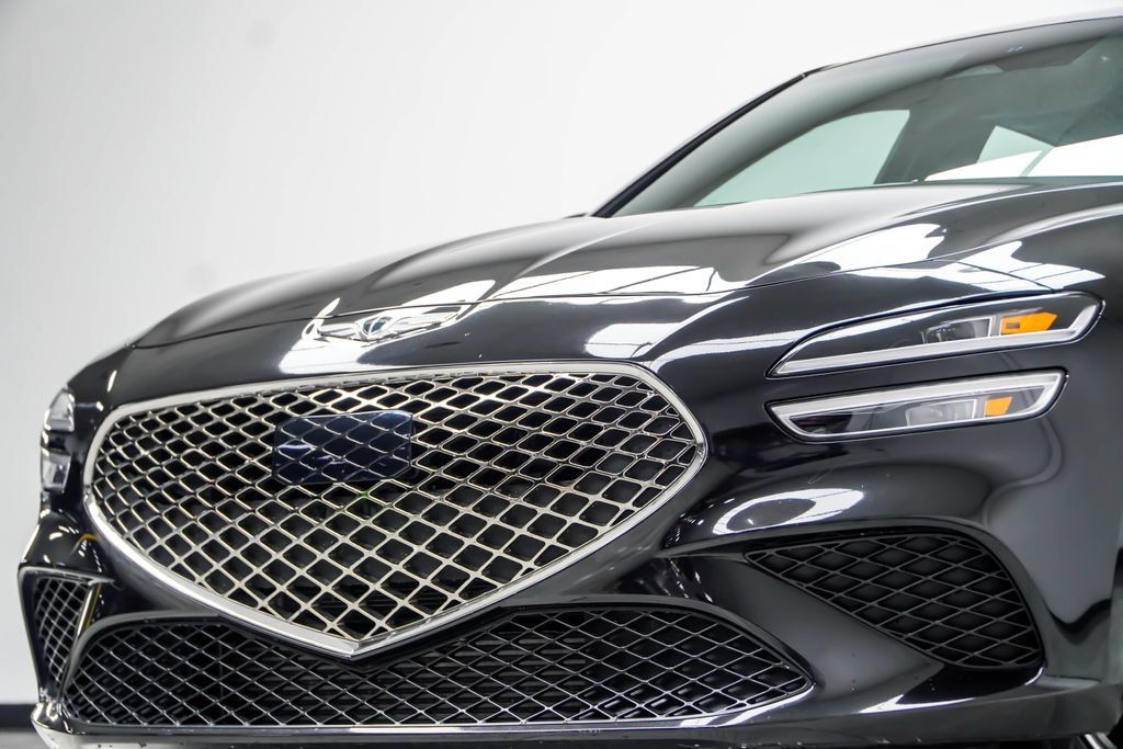 Used 2023 Genesis G70 3.3T RWD image 2