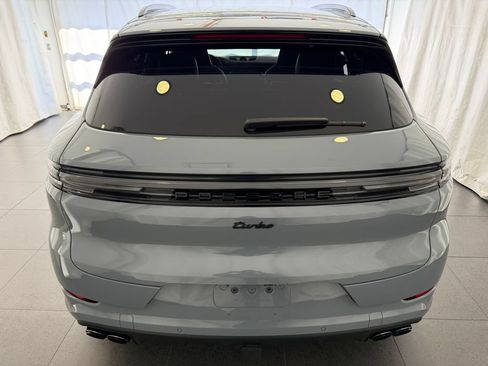 Certified 2025 Porsche Cayenne Turbo AWD/4WD image 8