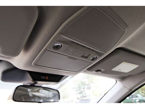 New 2025 Nissan Kicks SR FWD image 16