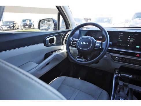 Used 2024 Kia Sorento EX image 12