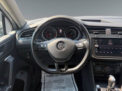 Used 2018 Volkswagen Tiguan SEL AWD/4WD image 13