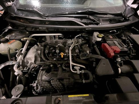 Used 2023 Nissan Rogue S image 28