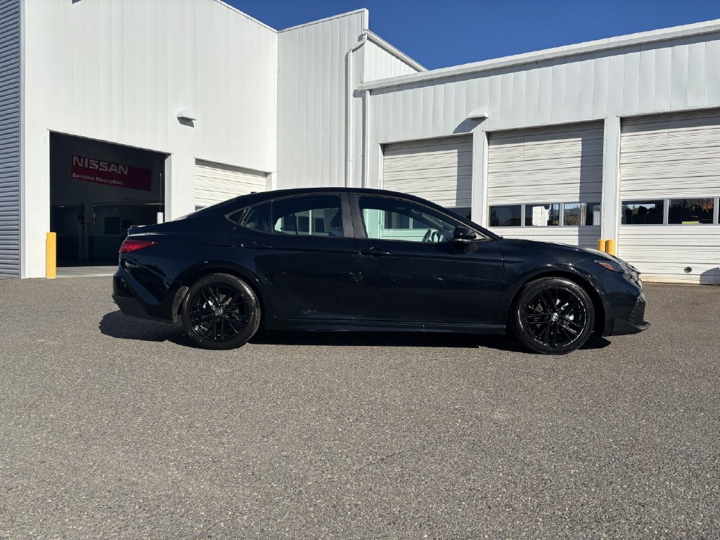 Used 2025 Toyota Camry SE FWD image 8