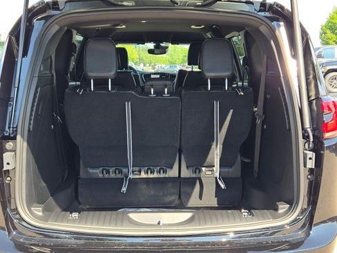 New 2026 Chrysler Pacifica Select image 16