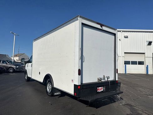 Used 2022 Chevrolet Express 3500 w/ Power Convenience Package image 3