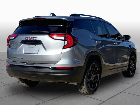 Used 2024 GMC Terrain SLE w/ Elevation Edition FWD image 12