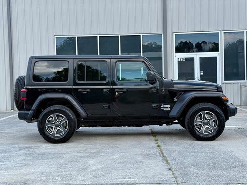 Used 2021 Jeep Wrangler Unlimited Sport AWD/4WD image 3
