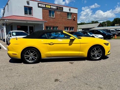 Used 2016 Ford Mustang Premium RWD image 7