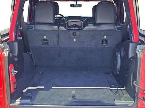 Used 2021 Jeep Wrangler Unlimited Sahara AWD/4WD image 12